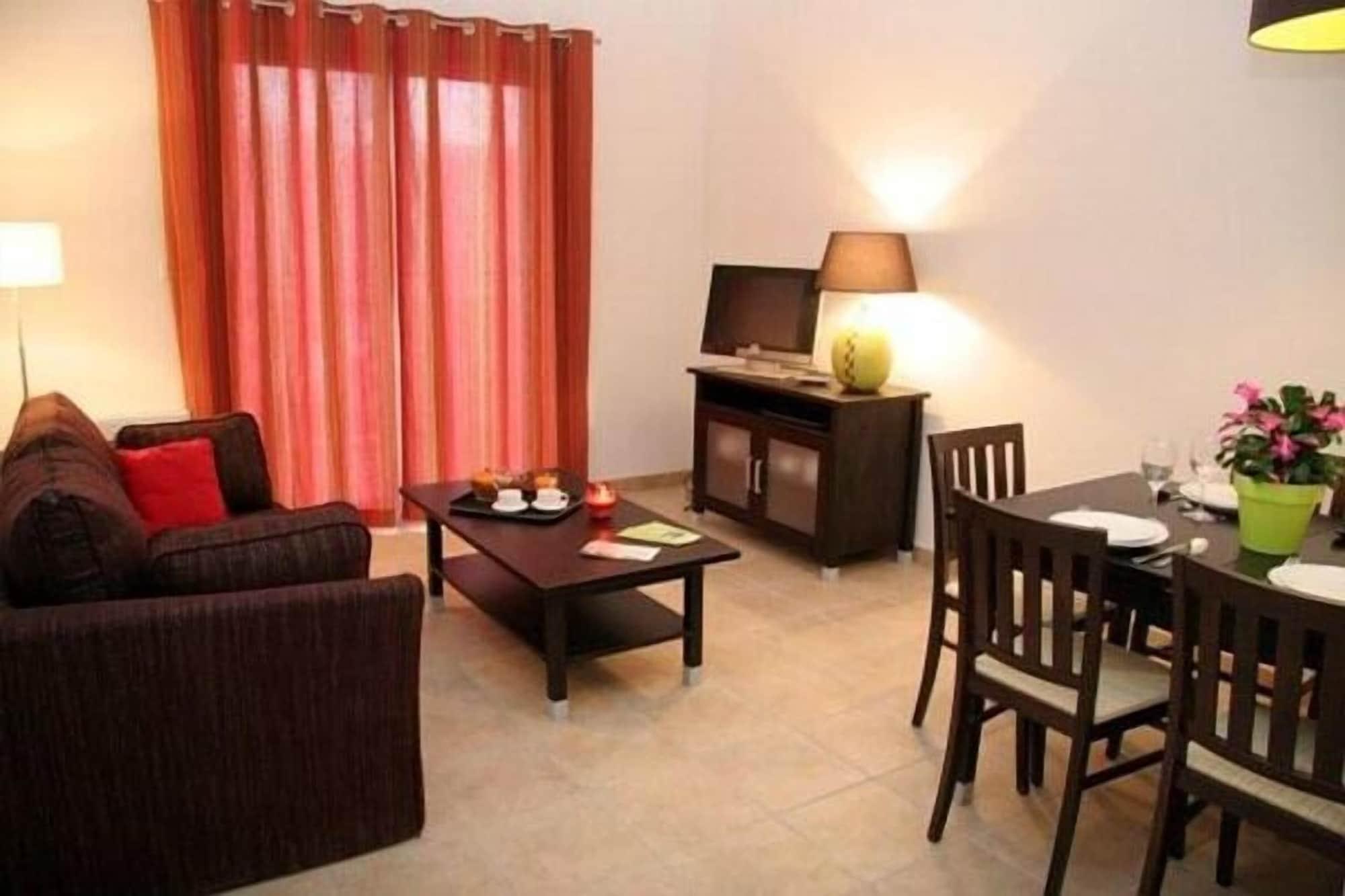Le Domaine Du Golf Dalbret Hotel 3*