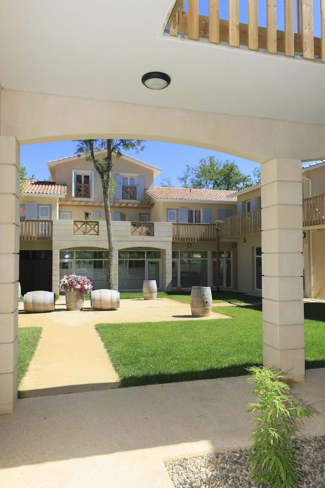 Le Domaine Du Golf Dalbret 3*