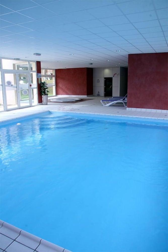 Le Domaine Du Golf Dalbret Hotel